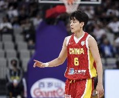 万博体育APP-又飒又能打！杨舒予8中5贡献12分3板4助 正负值+16